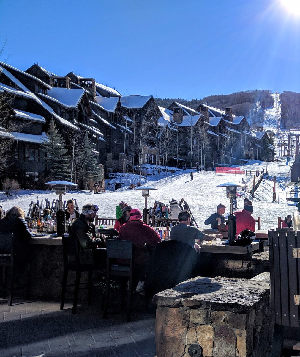 Chillin’ @ritzcarltonbachelorgulch 
#ski #skiing #snowboard #snowboarding #snowseason #colorado #vail