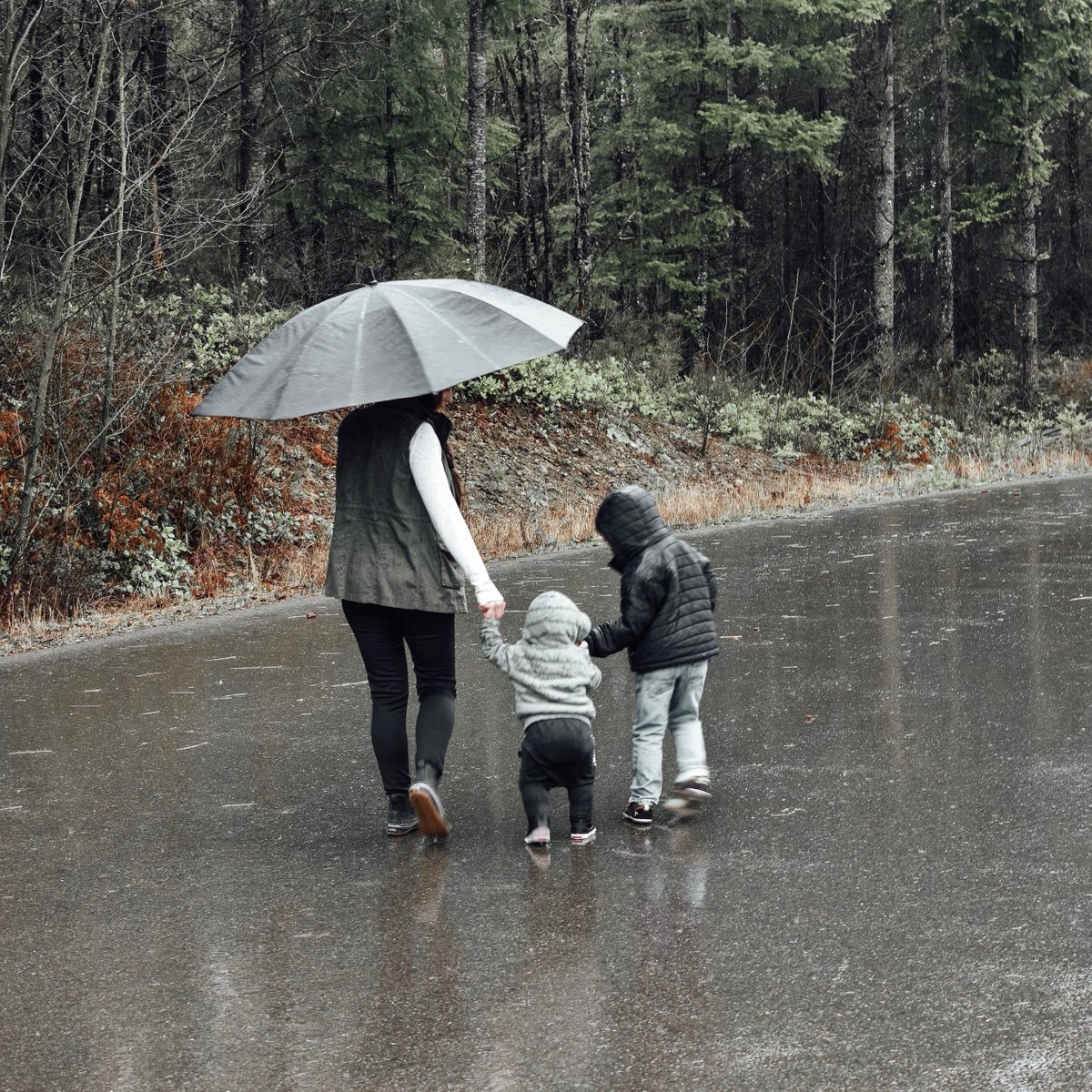 ThatMamaG's tweet photo. 5 tips for getting outside no matter the weather >>> https://t.co/jEAhKVpyzG
And the essential you need to stay warm >>> https://t.co/eEolXha61K
#ClimateRight @Walmart #ad #winter #rainyday #staywarm https://t.co/Y0xl8hqD1h