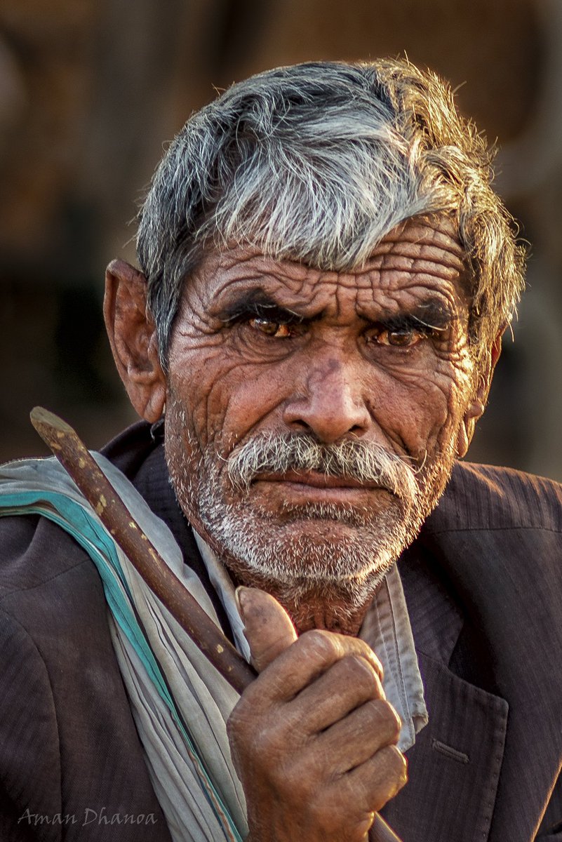 TweetByAMan's tweet image. A camel trader at #Pushkar fair, #Rajasthan, #India

#naturallight #natural_light_portrait #portrait #indianphotographer #indiaportrait #NatGeo #portraitphotography #indianphotography  #indiapictures #streetphotographyindia  #indiaclicks #realindia #travelrealIndia #street #photo
