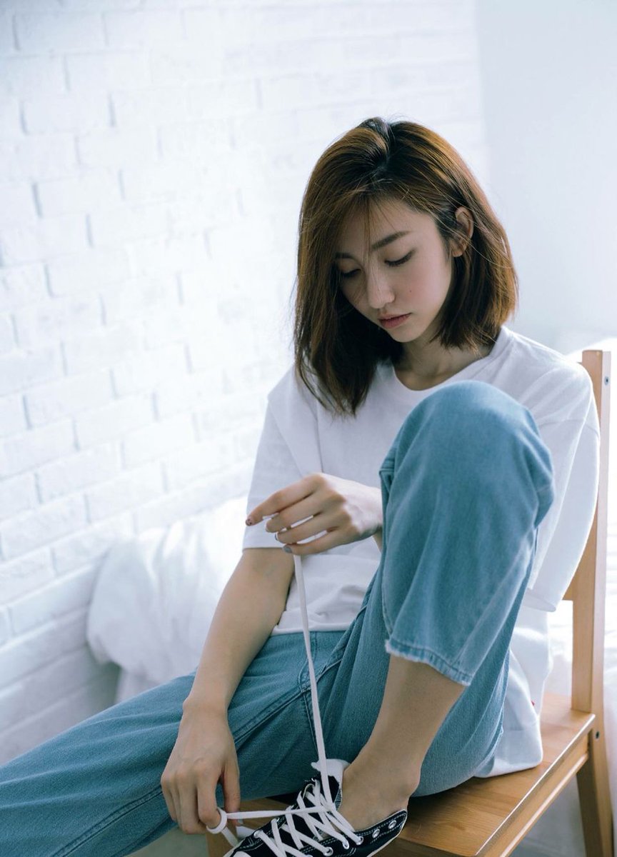 sumasaiyo's tweet photo. the hair stylist didn't cut my hair the way i wanted. it's frustrating. i asked for a layered v-cut and he/she did an octopus cut im-.

in the end, i've decided to cut my hair short -_- https://t.co/oH3FyERPg3