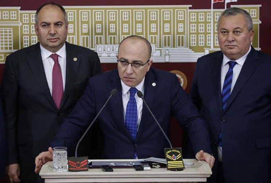 Tefrikanın en sevdiği şey boşluktur. Tezviratın en beğendiği şey bühtandır. Cenab-ı Hak’tan tazarru ve niyaz ederim ki, ne tefrika ne de tezvirat nefes alsın, kötülere asla gün doğmasın. Doğruluk selamettir, Cuma’mız mübarektir...Allah dualarımızı kabul ve makbul buyursun...