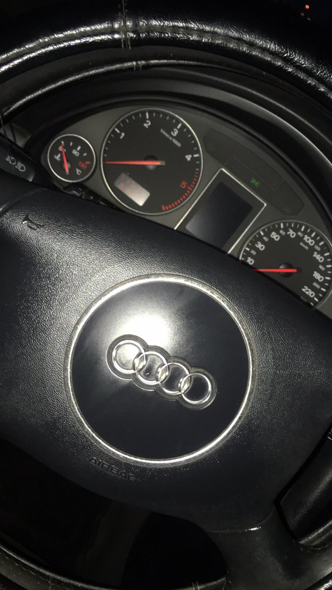vitor37723600's tweet photo. O papa deixa o filho pega ❤️❤️😈🚘#pd130 #audi4 #canhao https://t.co/X4YdL2s3ks