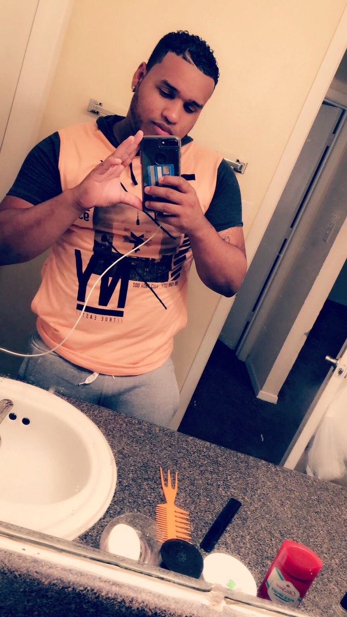 ChainSawJax's tweet photo. #chainsawjax #gamer #fortnite #fortnitestreamer #cute #liteskin #twitter #streamer #twitch #instagram https://t.co/6JwvnpFyBE