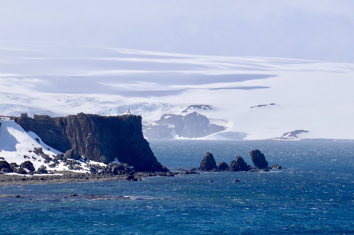 Antarcticacl's tweet photo. Volvió hoy a casa el último miembro de nuestro 2do team de la temporada #Antartica❄️ Gracias a @inach_gob, Penny, Nicolas, Braulio y Edgardo contribuyeron desde Nov.20 al @polarprediction (esfuerzo global para caracterizar la Atmósfera polar). BuenTrabajo! https://t.co/EYcWUooQCE https://t.co/Beaxksd0IY