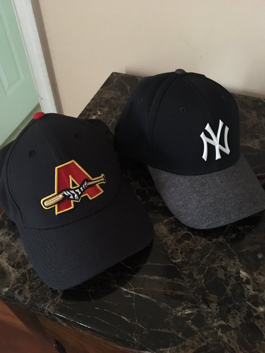 Muzixndmd's tweet photo. @Hat_Tweets @NickWallace210 @xmgc_2013 @emdeem @JJHoserHOTD @mrincognito74 @rumlightning @ArizonaHiggins @dlock13 @jaylaw22 @GMaclagan @ScoobyMcKay @profhattar57 @Benjamin_G_Lund @annapickel @Caplover83 @cudaman11 @MannyByNature @mbressler13 @LeonChen1 @BRKCP_ @SFHatDad @DaKoolKidzKlan @el_gmac73 @fiveninefiveoh @AndrewHoddle @mrdrewmaurice @aaroncappscaps @NobleNorthCo @paandy188 @mrsazhiggins @hat_problemz787 @thehataddict @SDHatGuy @MyDopeHatGame @HatClub @baseball_life23 @Type1SXC @Jeannie2321 @RyanSkiva @Green_Gecko11 @Justin_Byrd04 @NewEraEurope @Mariners @HatTacOfficial @HatRepublic #HOTD 3930 ProLight Road BP
#HOTN 3930 Watching recording R8 game1 Bite vs GLK
#CapsOn #Caps #CapsOn365 #NYY #GoBite #NewEra #ABL #timelineterrors #AdelaideBite https://t.co/LKdKku4Y5N