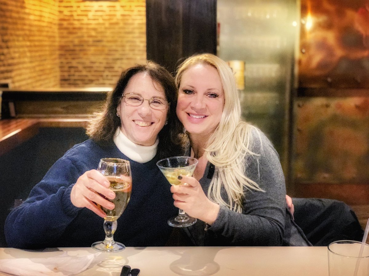 blessednblonde7's tweet photo. so much for #DryJanuary.... and #Cheers to 26 months of selling your soul for a successful #SuccessFactorsGoLive 
•
#60HourResolution
#ToAGreatClient
#BoilerUp
#LifeOnTheRoad
#LifeInTheCloud https://t.co/vp3oL1NarX