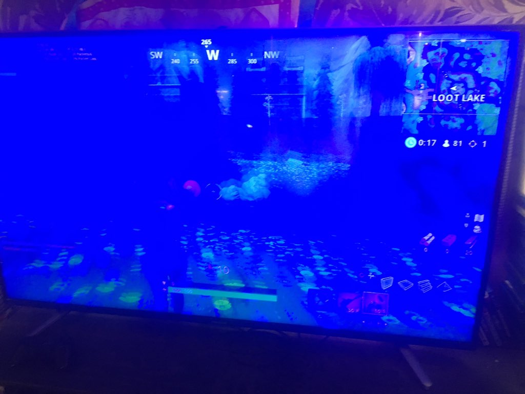 EvasueK's tweet photo. My 6yr old daughter is playing Fortnite,barely lands,gets a kill right away She’s got skills! #gamergirl #Fortnite #girlswhoplayfortnite #girlgotskills #PS4 #streamersbeware #thatsmygirl #daughterlikemother #MotherDaughter #ProudMom #Passion2019 #nothingisimpossible #BattleRoyale https://t.co/WNnPOVknxd