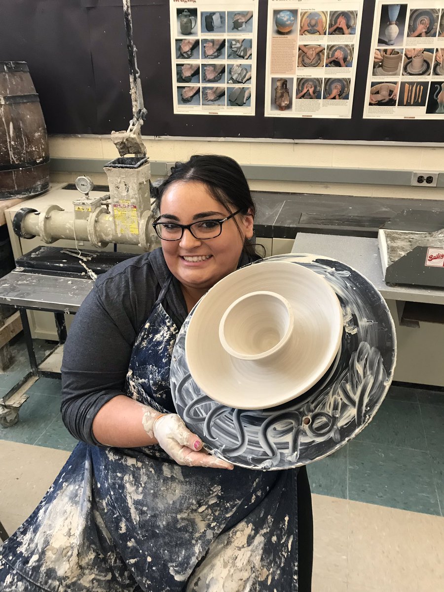 KilninIt's tweet image. “Chip and dipper” made after 1 week on the wheel, and on THE FIRST TRY. I’m getting my chips and salsa ready because these kids are fixing to put on a killer (art)show! #proudartteacher #potterswheel #amaco