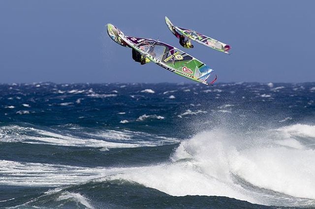 pwaworldtour's tweet photo. Throwback to @marciliobrowne and @victore42 synchronising backloops in Gran Canaria. Who remembers the year?
#windsurf #windsurfing #wave #worldchampions #throwback #memories #tb #throwbackthursday #synchronised #backloop #jump #air #photooftheday #gran… https://t.co/A20WnNn8l3 https://t.co/MCfUztukGV