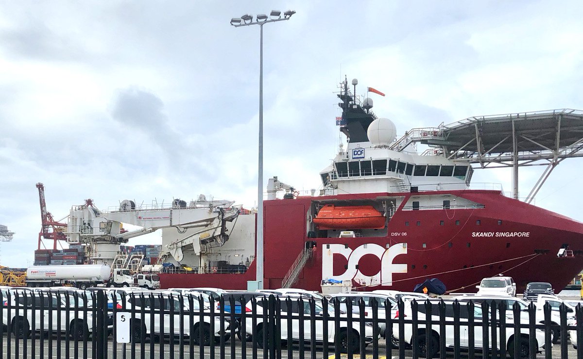 fueldistributor's tweet photo. FDWA hard at work at @FremantlePorts, meeting the refuelling requirements of the offshore supply ship Skandi Singapore.
#SkandiSingapore #offshore #offshoresupply #refuelling #fuelsupply #FDWA #YourLocalFuelPeople https://t.co/4O0XnETqgR