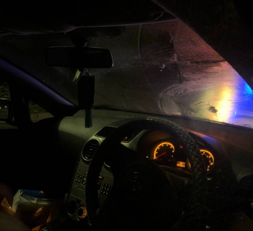 PboroCops's tweet photo. Another uninsured driver off the road after he drove on the wrong side of the road with a frosted over windscreen head on towards police. Driver also reported for due care and attention.
#PC1441 #SC4099 #ARelief https://t.co/znPgeckFCO