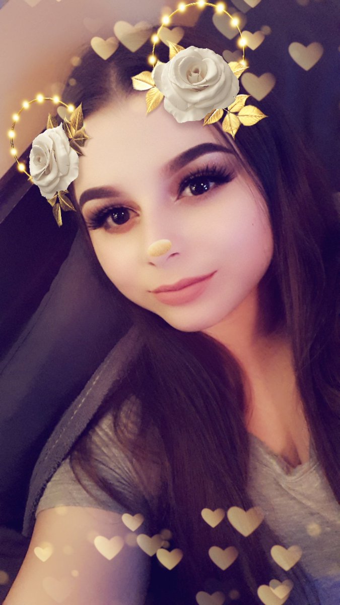 RedhotShotsauce's tweet photo. Stream is up! Not feeling to well today but that can't stop me from playing a lil #Fortnite 😅 come grab a blanket and get cozy with me 😊 https://t.co/l9eVSMC9Ri https://t.co/nZu7Fo7Bcp