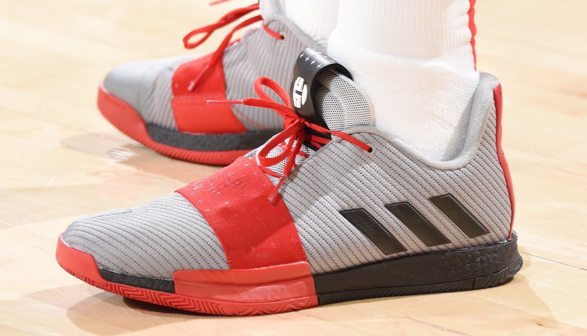 colorway of the Adidas Harden Vol 