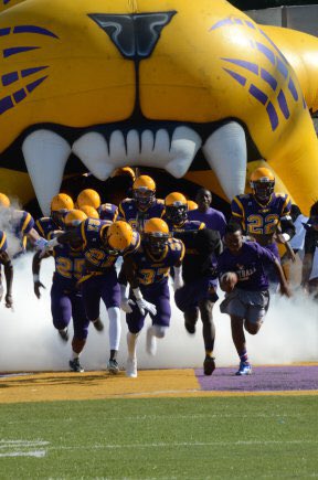 Blessed to receive an offer from Benedict University @TheNumberTwo3 @Coachjackson89 <a href="/CoachRagland/">CoachRagland</a> @john_hammet
