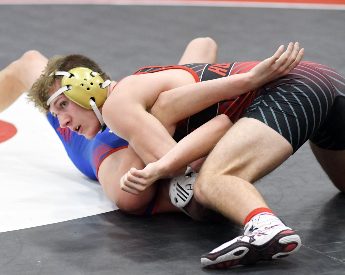 Aurora flexed its muscles Thursday night after a two-week layoff, winning its home invite. #nebpreps #aurorahuskies
 auroranewsregister.com/articles/2019/…