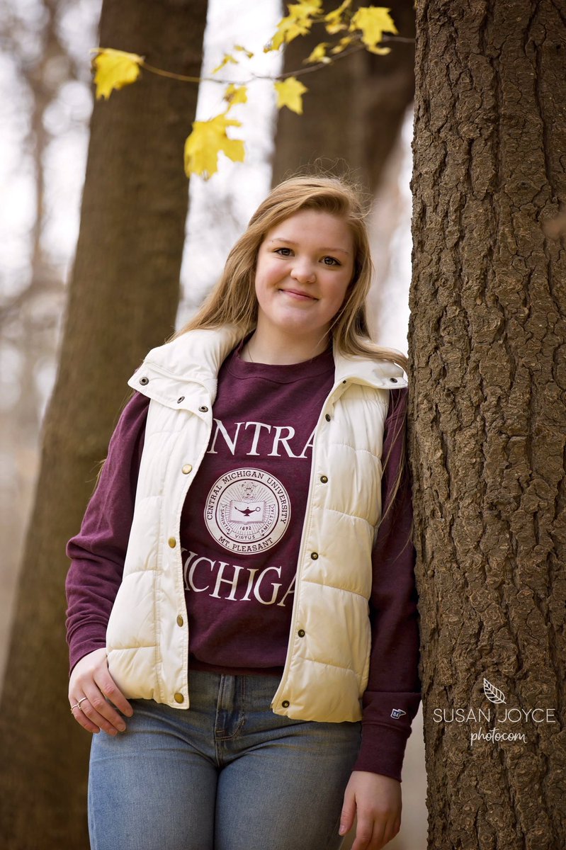 Mac ♥️

#seniorpictures #susanjoycephoto #sheshouldbeamodel #classof2019 #senior #seniorportraits