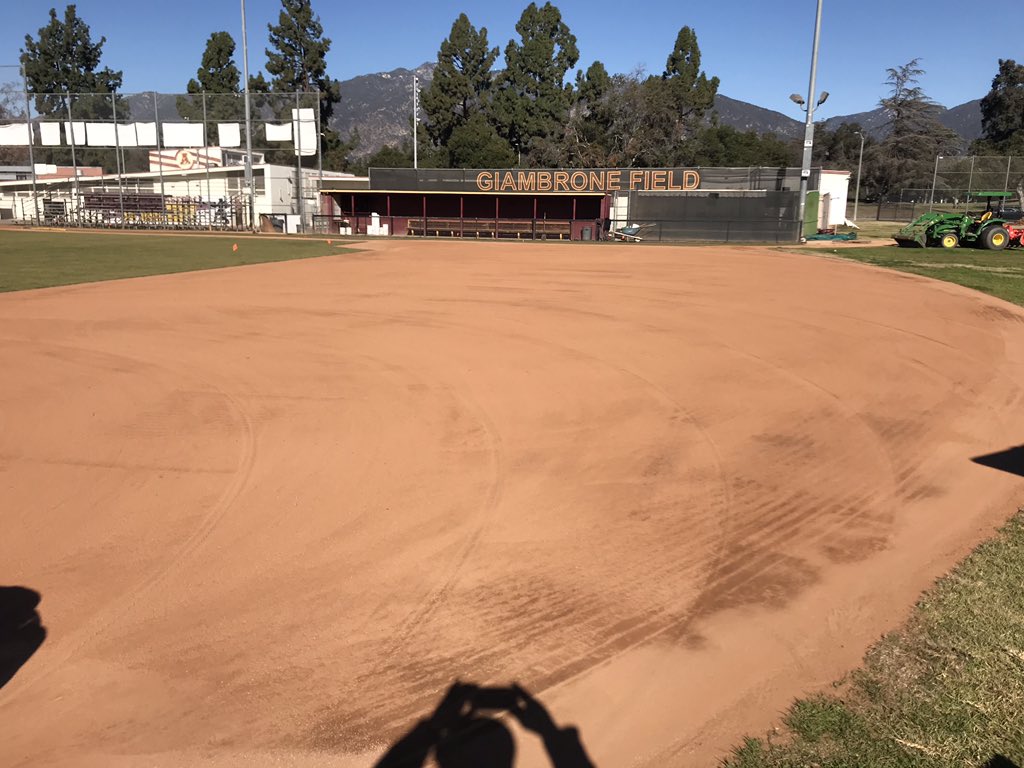 ArcadiaBaseball's tweet image. Work getting done on the field today. Going to be looking sweet for Jan 7! @ArcadiaUnified @ApacheBoosters #letsgetthisseasonstarted