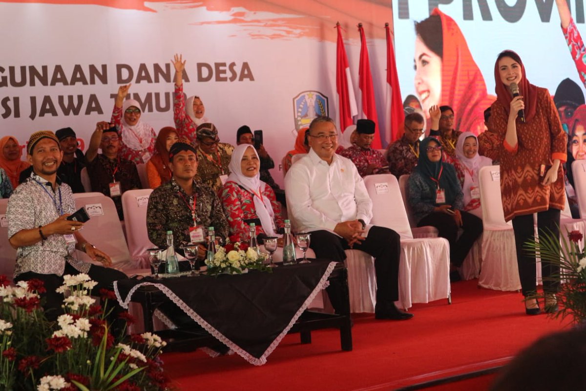 SutriEndang's tweet photo. "Sosialisasi Prioritas Penggunaan Dana Desa Tahun 2019 #JokowiMembangunDesa
#Brigade01Jambi
@Jokowi
@EkoSandjojo 
@anwsanusi 
@saifulHuda
@taufikmadjid71 https://t.co/lfhpRSFeKd