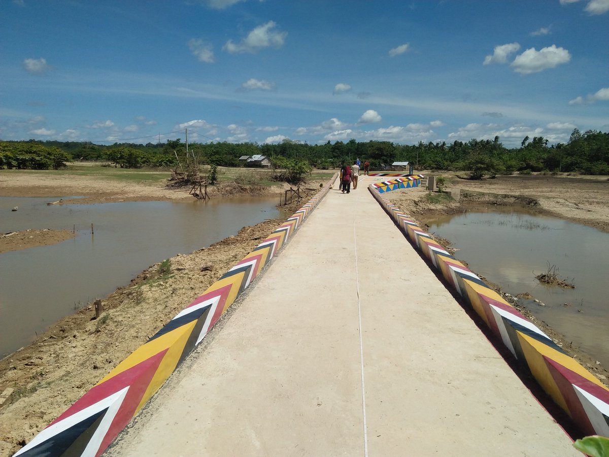AdeNovitasari26's tweet photo. Pembangunan tembok penahan tanah desa seberang Pulau Busuk kecamatan Inuman kabupaten kuantan riau #jokowimembangundesa 
@jokowi 
@EkoSandjojo 
@anwsanusi 
@taufikmadjid71 
@fachrilabalado https://t.co/PBbN3caO6M