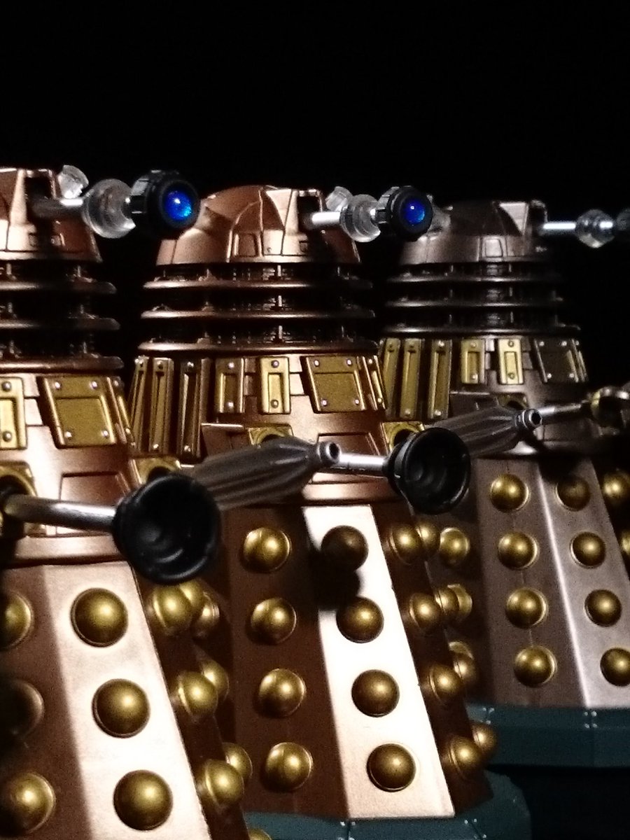 ট ইট র ノヴァヤゼムリヤ ツングース ドクターフー のサイバーマン 最新アップデート版ではあっちこっち丸くなって洗練されたデザインになったのは良いが アイアンマンみたいになったのが個人的には残念 サイバーマンはダサカッコいい姿でいて欲しい