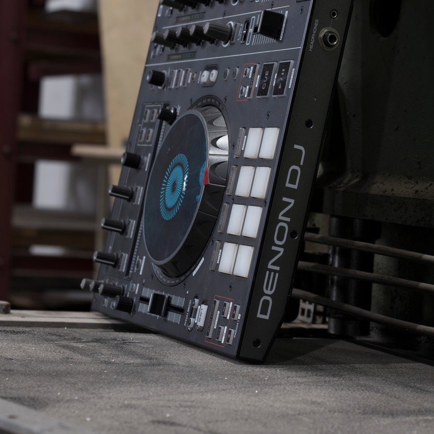 MitechDirect's tweet photo. It's weekend and tonight we're going out! There's no better way to party than with some Denon Dj gear.

#denondj #dj #contoller #djmusic #party #Friday #mitechdirect #playmore https://t.co/tzIUY0dptk