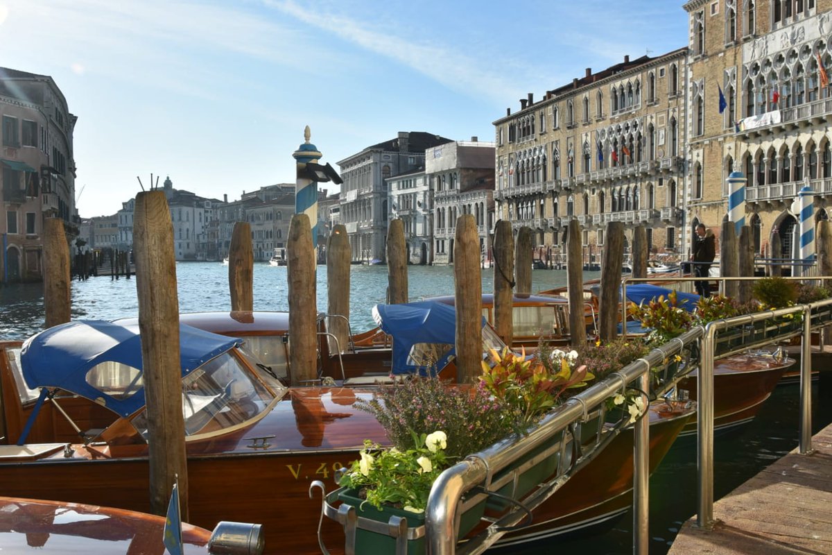 comunevenezia's tweet photo. #accessibilita - #Ztl ♿🅿️
L'assessore comunale @michele_zuin a #PalazzoBalbi a #Venezia alla presentazione del circuito regionale #ZtlNetwork per facilitare l'accesso dei disabili alle aree #Ztl nelle città del #veneto https://t.co/CN2IRUwwv2