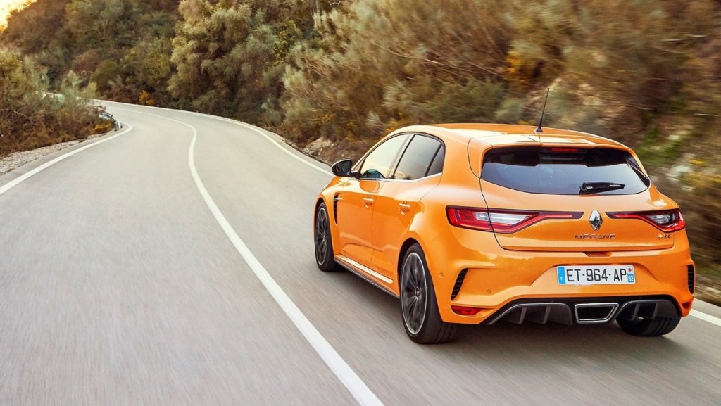 DivexMotor's tweet image. Bajo una carrocería discreta y sin recurrir a un motor descomunal se esconde este compacto deportivo, descúbrelo 👉 divexmotor.com/pruebas/prueba…