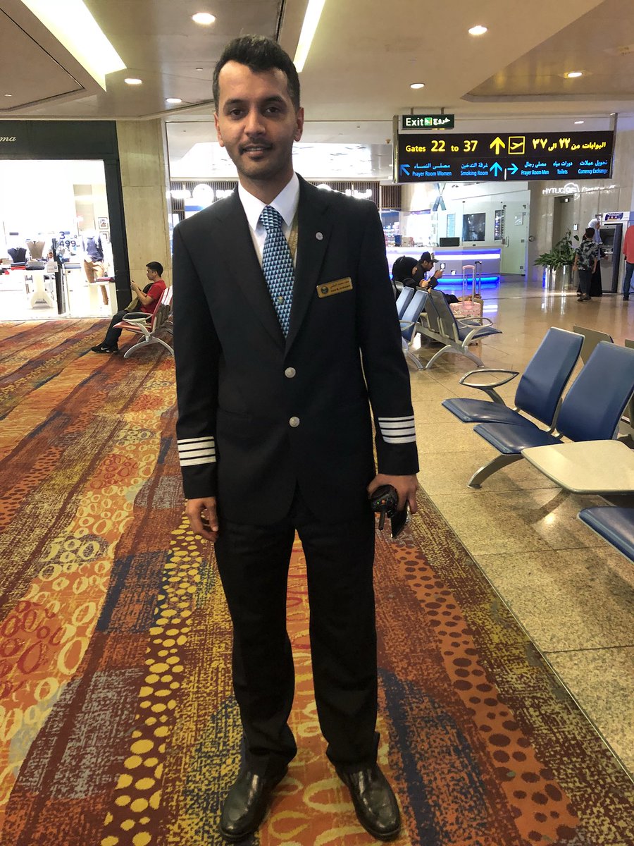 EssaAljokm's tweet photo. شبابنا مميزون بحضورهم وتعاملهم وهذا الموظف  القيادي / سعد البقمي احدهم .
@Saudia_Care 
@Saudi_Airlines https://t.co/eNIlxZptu5