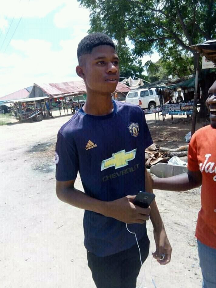 nuel__eze's tweet photo. What's rashford doing in surulere? https://t.co/ZJePtd9AXR