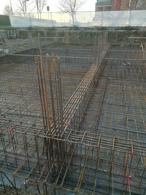 CCDP_'s tweet photo. Armature fondazione a platea - Slab foundation reinforcement
. 
. 
. 
. 
. 
#engenhariacivil #civil #engineering #engineer #blog #arquitetura #aquitemtudo #protendida #aço #fundação #estaca #flexibilidade #flexão #gestãoobras #civilengineerblog #obra #construção #construcaocivil https://t.co/9w31RW3QCn