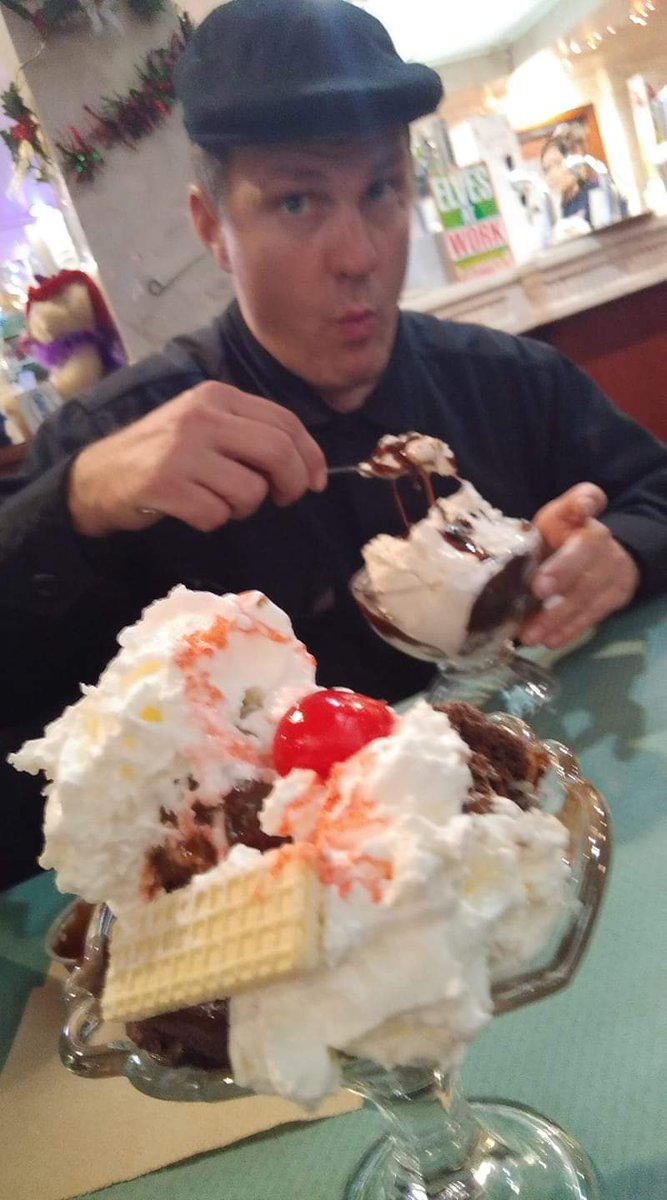 NastyNathanial's tweet photo. Ice cream is better than sex. ๐คช
#nastynathanial #pinkcameramagic #nastypinktour #lindysandgerties
#icecream #bridgeviewillinois https://t.co/0e0eUhHtgS