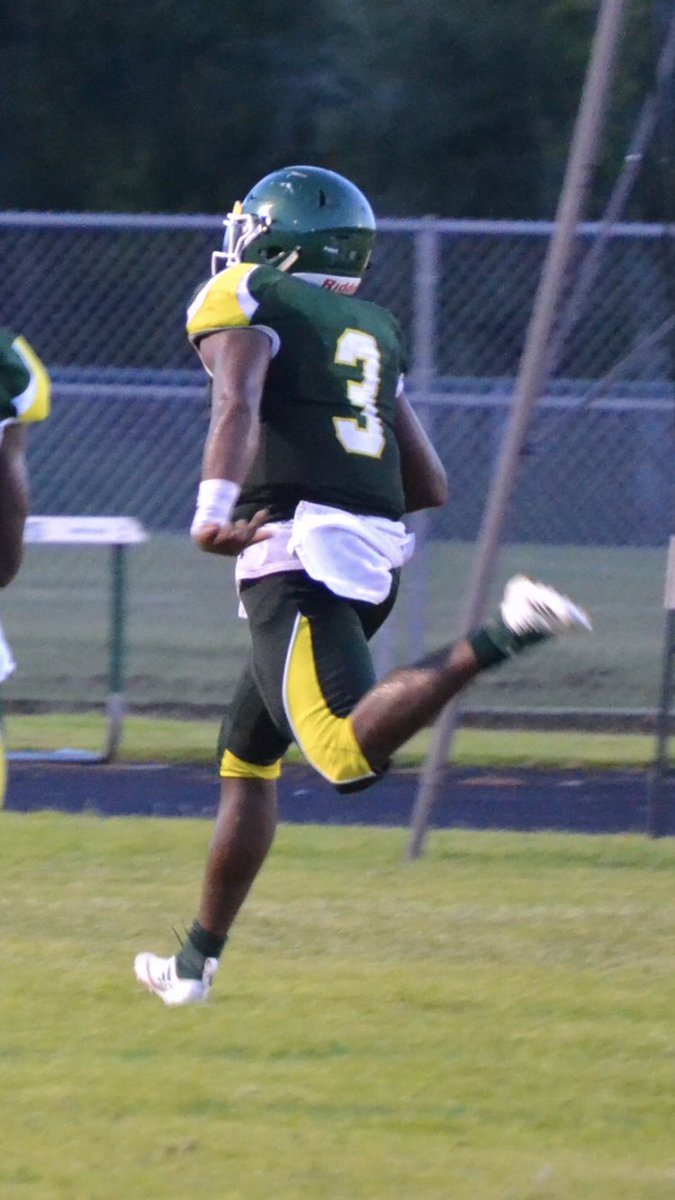 CoachRayRU's tweet photo. •1st Team all-County
•2nd Team all-Area
•1,719 Passing Yards 25 TDS
•844 Rushing Yards 20 TDS
•4 Offers (NAIA, D3)
For whatever D1, D1AA, D2 School that give me a chance they getting a steal and they won’t regret it.
🗣‼️💯 https://t.co/YKbAHAZ4E9