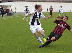 tonicapuozzo1's tweet photo. Molte polemiche su Supercoppa Juventus-Milan in Arabia Saudita. Con i politici che si scoprono anime belle  e il mondo del calcio che pensa prosaicamente ai 22 milioni intascati. Perché non mandare in campo le due formazioni femminili ? https://t.co/L5YgUKLvDi
