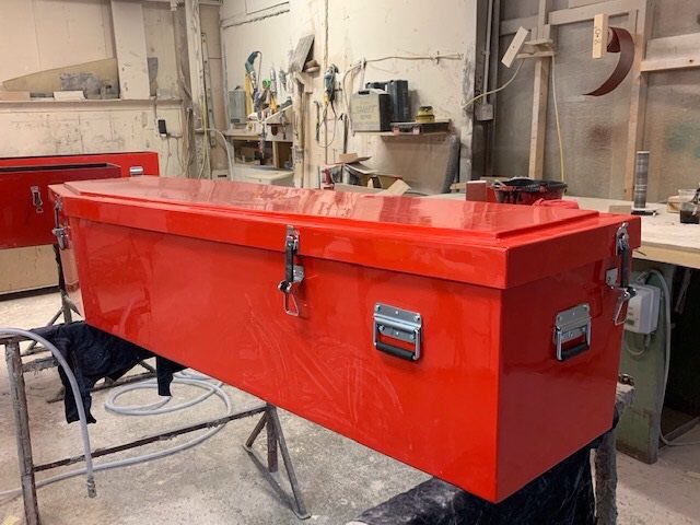Mortuarysupply's tweet photo. Our fibreglass removal shells are ideal on #coroners removals, being long lasting, light yet strong
Available in virtually any RAL colour.
Call Rose house funeral supplies
On 01283 819922
https://t.co/QV13uPbFQq
#removalshell #funeralService https://t.co/tuRcS3y8Hj