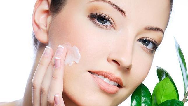 MagisterFormula's tweet photo. Empieza el año rejuveneciendo tu piel  con la crema #antiedad de caviar #MagisterFormula 🥰
Sus activos aportan #Hidratación, firmeza y luminosidad mientras  eliminan arrugas y manchas😉 

Te contamos más sobre ella en nuestro #blog 😍👉https://t.co/o26EQUmS97 https://t.co/7wqXFIjWGf
