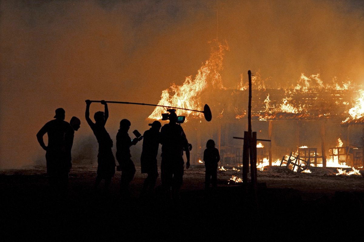 ADMarchives's tweet photo. Cinematographer Anthony Dod Mantle, ASC, BSC, DFF, discusses his work on «First They Killed My Father», directed by Angelina Jolie, via #BritishCinematographer : https://t.co/PTpwn0Zm0a
@FTKMFNetflix @SonyCineAlta @leica_camera @AngenieuxLenses @Panavision @netflix #TheASC https://t.co/6UX6qtlSTe