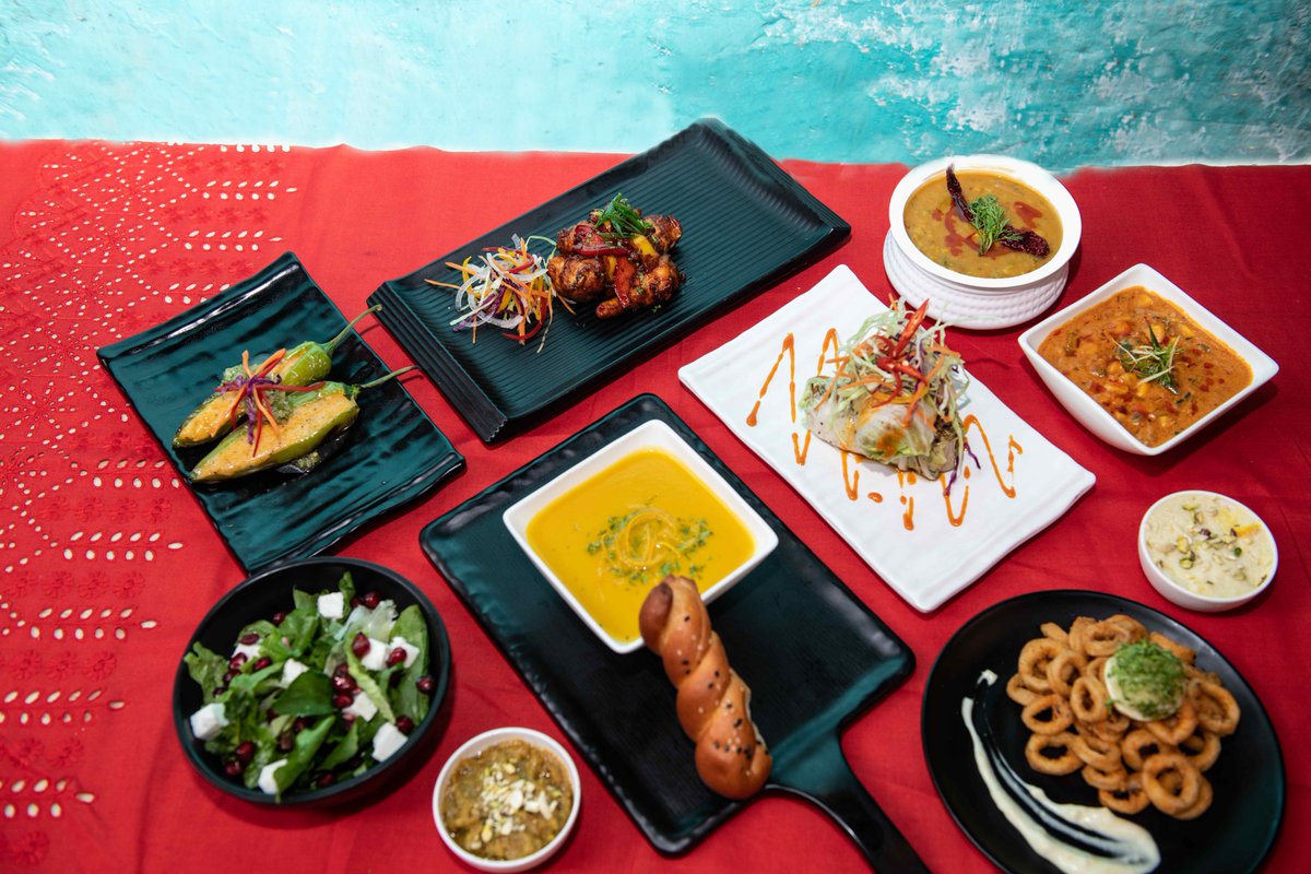 kitchentable_KW's tweet photo. Eat up! It's time for a new year of delights! Check out our wonderful cuisine: https://t.co/RXHEBd9q8j #gourmetdelivery #multicuisine #ilovemumbai #calamari #chickenwrappedprawns #kitchentablemumbai #greatfoodmumbai https://t.co/93YtbLziQ6