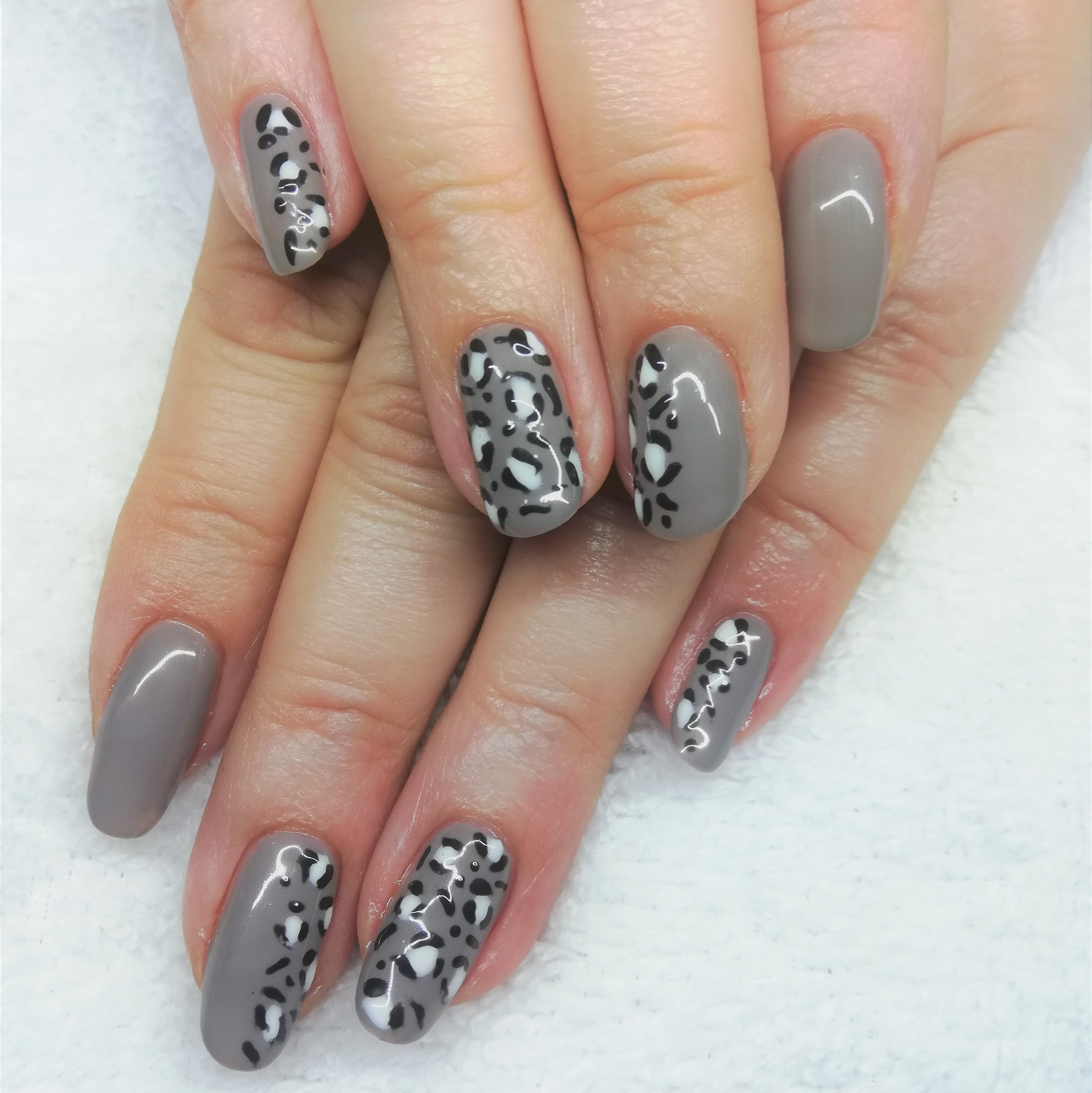 kwnailstylist on X: 💅 starting the new year with some classy leopard  print nails for the ever stylish @SlappedWitch 💅 . #naturalnailsonly  #handpaintednailart #animalprintnails #greynails #graynails #leopardnails  #leopardprintnails #monochromenails