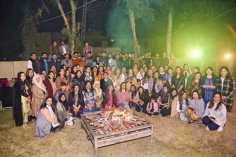 IsmailShameelah's tweet photo. GharPar’s annual New Year Party with the entire GharPar family. ❤️ 
It is heartwarming to see how we are growing every year and how our bond is strengthening. 
Three cheers for GharPar

#GharPar #NewYear2019 #ShameelahIsmail https://t.co/z3nZqd7eaO
