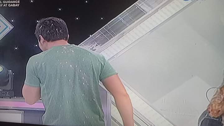 WorldwideUnites's tweet photo. Agang ligo paps, nasabugan sa boom diba financer kalang paps! 😂 naging player na!

#ALDUBNationMarupok 
@aldenrichards02 
@mainedcm https://t.co/eHZwkOEe8p