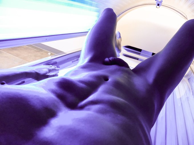 Getting some rays... #tanning #tanningbed #fit #body #abs #naked  #nude #shavedbody #shavedlegs #boy