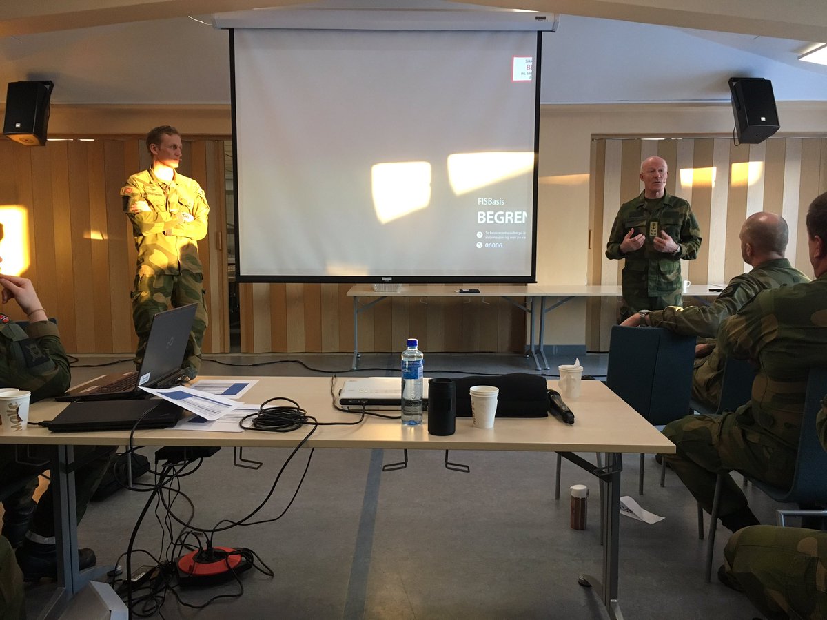 FossmannK's tweet photo. Områdesjefssamling for Heimevernet med avslutningsforedrag av Forsvarssjefen.Overbrakte meget gode tilbakemeldinger og konkrete budskap om dagens strategiske situasjon og framtidig ønsket kapasitet. https://t.co/G0sRbD3Vkj