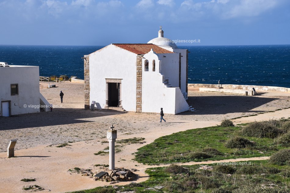Ciao viaggiatore, spalanca gli occhi perché oggi ti parlo della mia  esperienza a #Sagres. Hai mai sognato una vacanza alla fine del mondo?  Eccoti servito!
 Scopri il mio racconto --> viaggiaescopri.it/cosa-fare-a-sa…
 .
 .
 .
 #Algarve #Portogallo
 #rainbowRTW #AlgarveVS #visitportugal