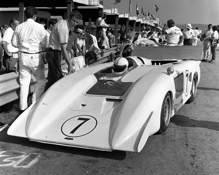 Silodrome's tweet photo. The 1969 Chaparral 2H must have been part inspiration for the Speed Racer Mach Five.

#chaparral #machfive #speedracer #racecar https://t.co/8RyN6M2BVy