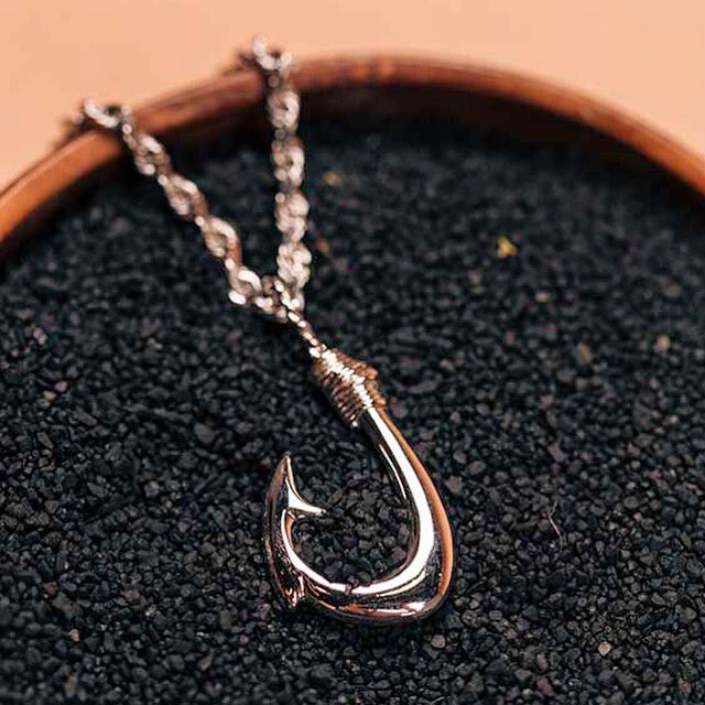 PhilipRickard's tweet photo. Hook some luck for 2019 with this white gold pendant. The image is taken from https://t.co/30aDJlaCqD @intlmktplace feature “Gifts from the Ocean.”
📸 ANDREW TRAN
海からインスパイアされた宝ものに、大海が無限のインスピレーションを注ぎ込む。#philiprickard https://t.co/7CEtvjfxNa