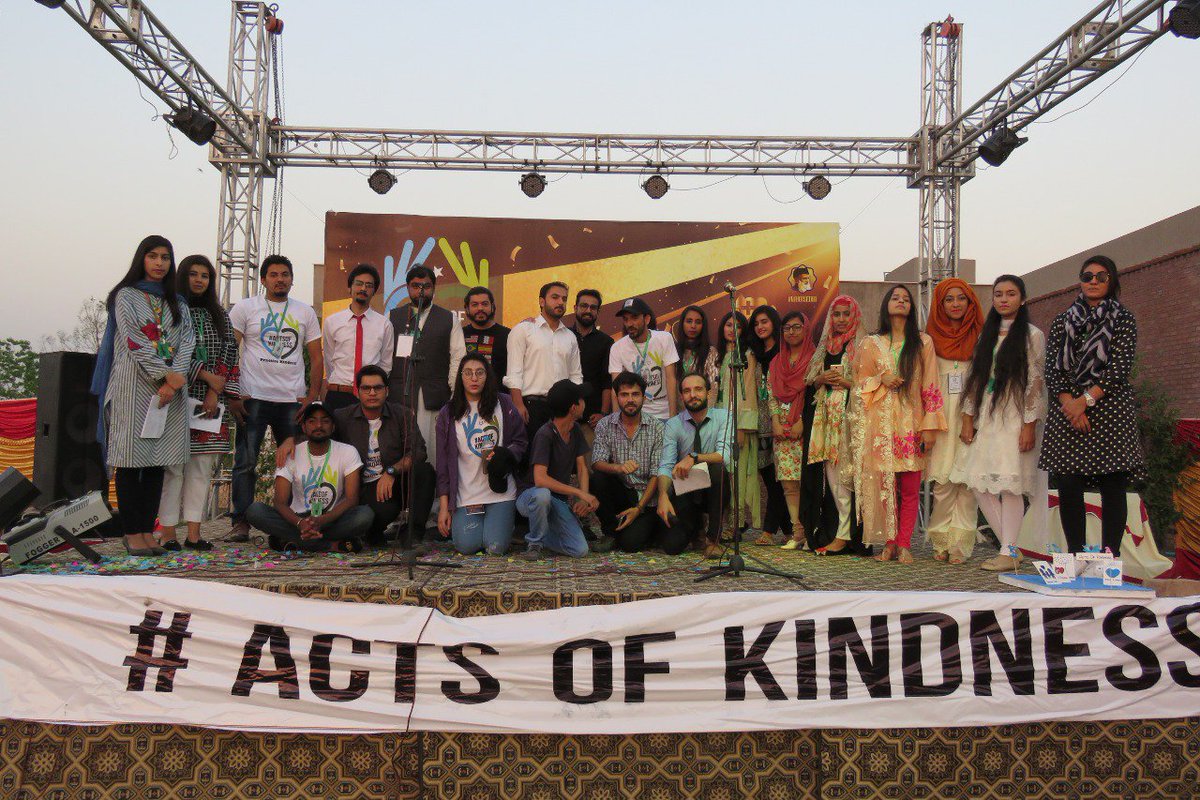 isanaayaa's tweet photo. #ActsOfKindnessPK https://t.co/s9Gux76Dz8