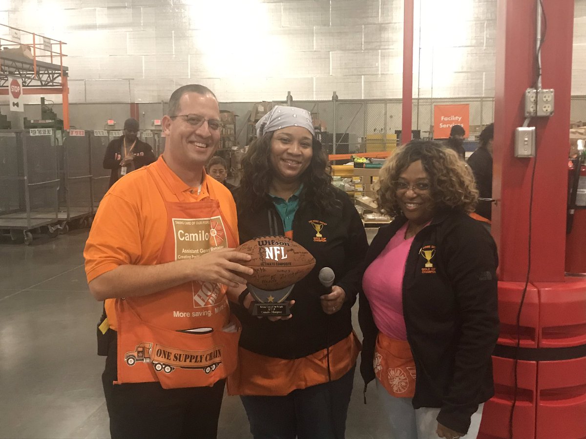 Leading from the ♥️ is what we do at RDC5520. The entire Key 1 Team recognized Camilo AGM on how much of a difference that he has made on the Team!!! Thank you for all that you do and continue making OUR Associates the #1 Priority!!!  #MVP #LivingtheValues