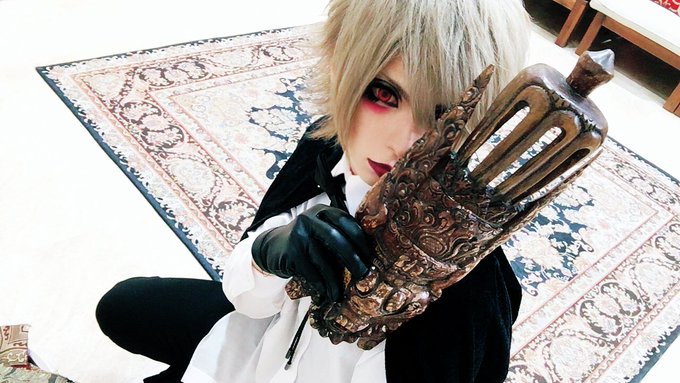 紳士並びに淑女諸君 ごきげんよう🎩✨  今宵は不思議な仮面を 手に入れたぞ🎃🎃  なにやら不思議な力に満ち溢れてるようだ https://t.co/FyM3nYVFbe