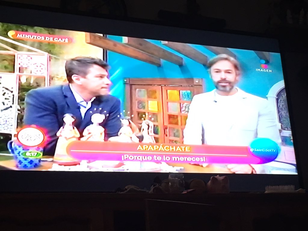 Nena_lizardi's tweet photo. #Apapachate Así o más apapachada Pau @MercadoPaulina ??? Que envidia que @MBarcelata y @Carlos_ArenasTv te apapacharon !!!! Dales otro abrazo pero no mi parte por fis je je 😜😍😍 #LosQuiero @saleelsoltv @AndresTovarP https://t.co/MoirFCxHnn