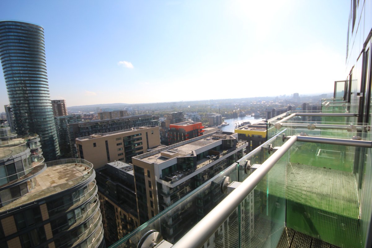 1 bedroom apartment in #Canarywharf on the 21st floor with amazing views accross #London 
peachproperties.com/property-for-s…
